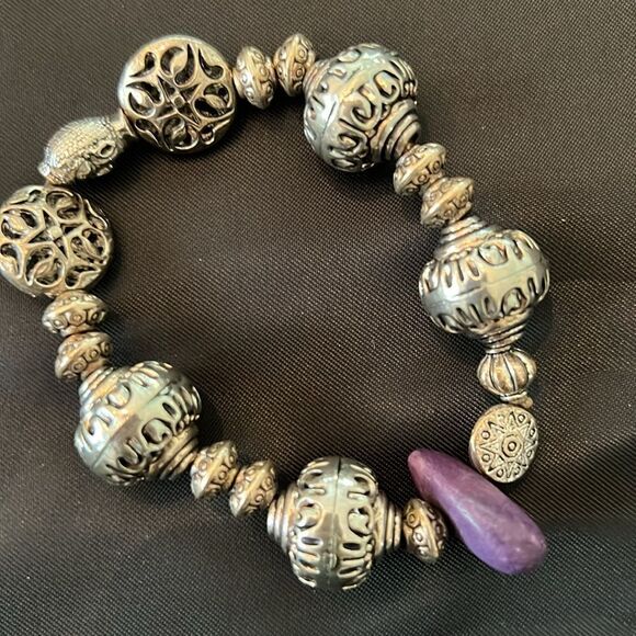 NWT Angela Designs 3 handmade amethyst & silver color beaded stretchy bracelets - Picture 6 of 8